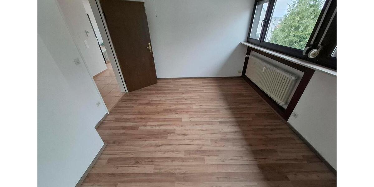 Dachgeschoßwohnung Bendorf - 3 Zimmer, 83 m&sup2;, 740&euro; | Angebot:25750546