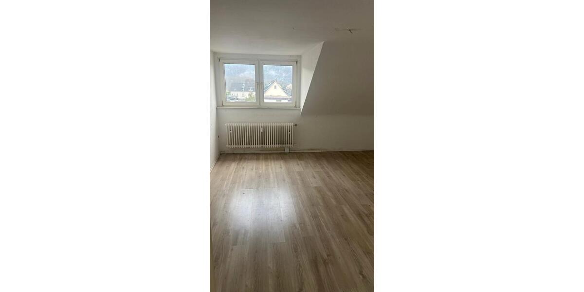 Dachgeschoßwohnung Leutesdorf - 2.5 Zimmer, 70 m&sup2;, 620&euro; | Angebot:26099021