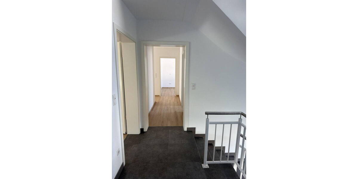 Etagenwohnung Dierdorf - 3 Zimmer, 77 m&sup2;, 1.200&euro; | Angebot:26056626