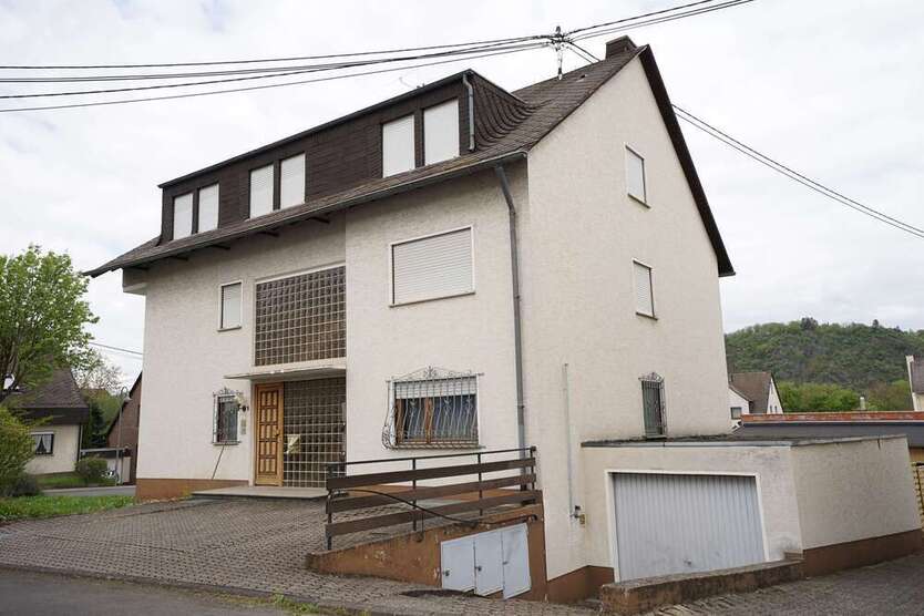 Haus zum Kaufen in Brey 549.000 € 400 m²