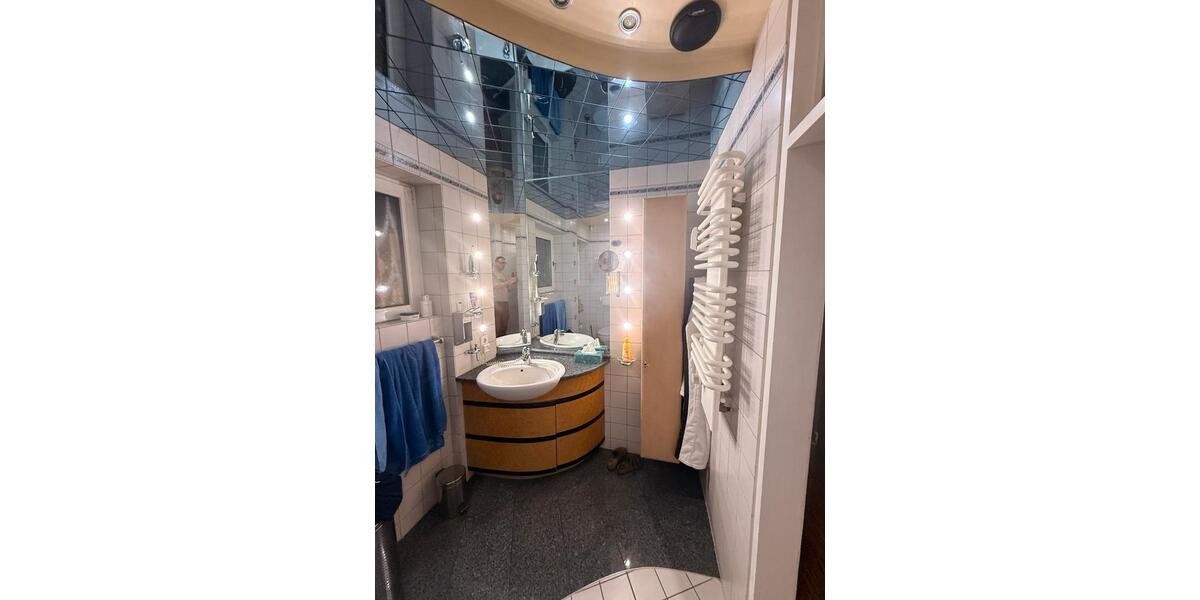 Komfortables Wohnen (vollmöbliert) in luxuriöser Ausstattung 9 zimmer