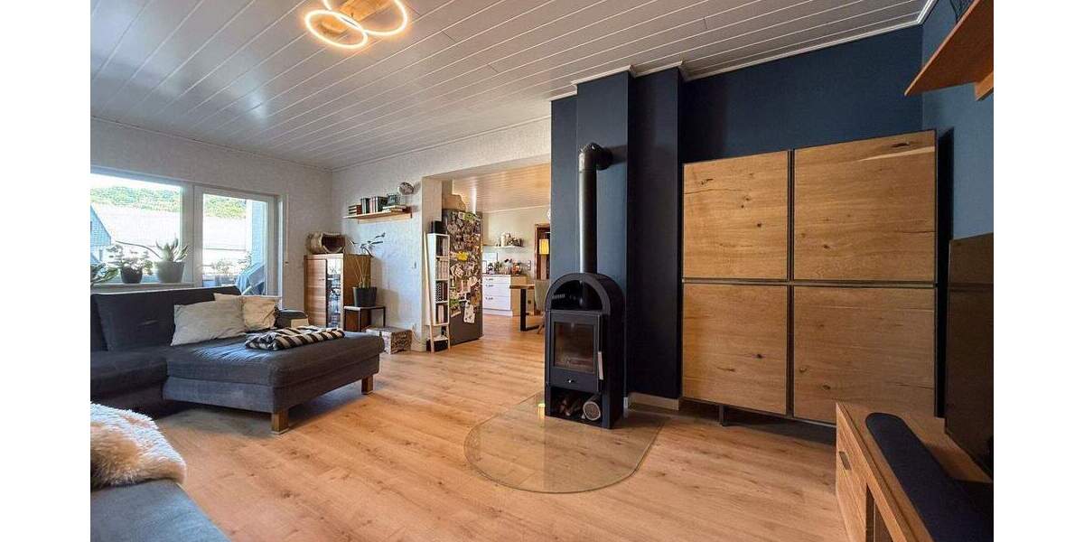 Etagenwohnung Rheinbrohl - 2 Zimmer, 93 m&sup2;, 185.000&euro; | Angebot:24931041