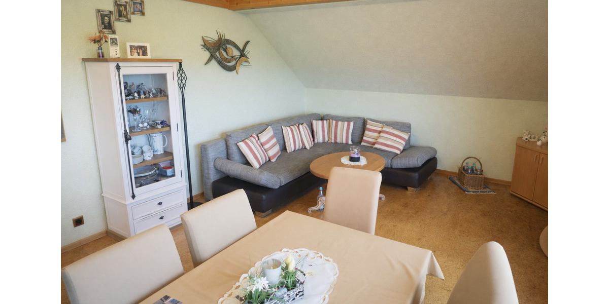 Dachgeschoßwohnung Dieblich - 4 Zimmer, 120 m&sup2;, 890&euro; | Angebot:25570766