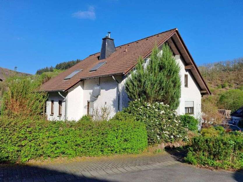 Haus zum Kaufen in Isenburg 440.000 € 204 m²