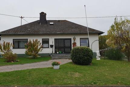 Charmante Dachgeschosswohnung in Kasbach-Ohlenberg 2 zimmer