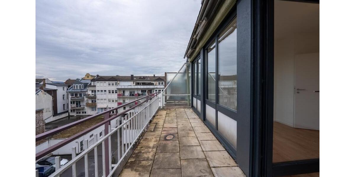 Dachgeschoßwohnung Neuwied - 4 Zimmer, 125 m&sup2;, 1.750&euro; | Angebot:25543097