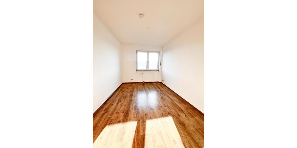 3-ZKB-Wohnung mit Loggia 3 zimmer