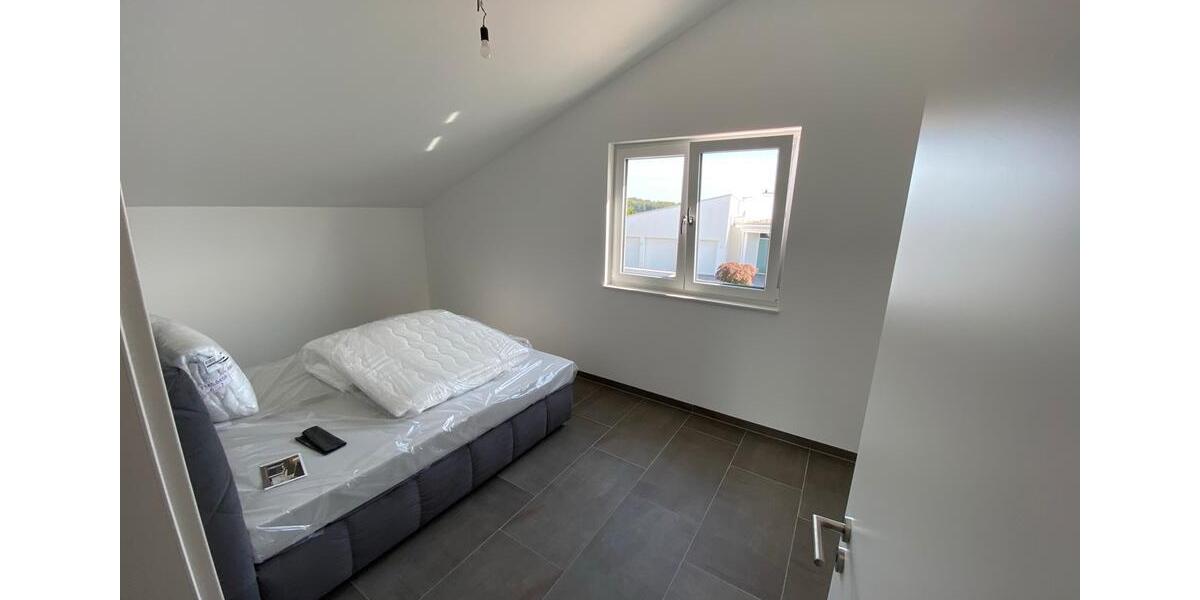Dachgeschoßwohnung Großmaischeid - 1 Zimmer, 75 m&sup2;, 950&euro; | Angebot:26566083