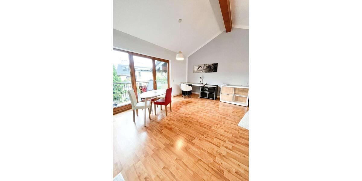 Dachgeschoßwohnung Urmitz - 3 Zimmer, 81 m&sup2;, 810&euro; | Angebot:26462264