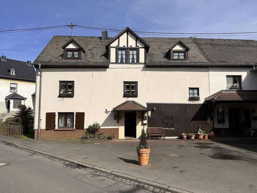 Haus zum Kaufen in Dierdorf 125.000 € 170 m²