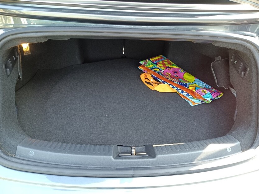 VW Beetle 88.595 km 16.380 € Ney 56283