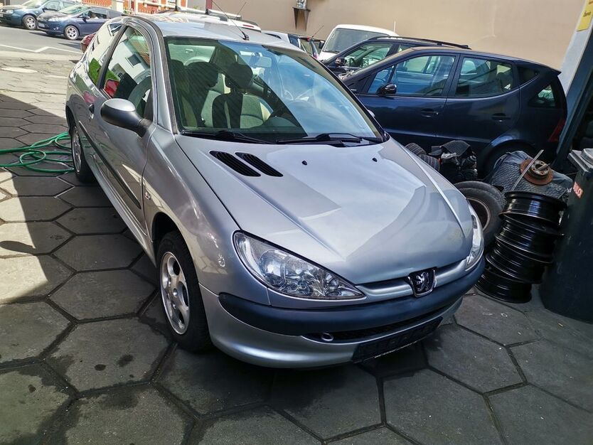 Peugeot 206 57.200 km 2.990 € Koblenz 56072
