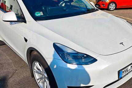 Tesla Model Y 176.000 km 26.989 &euro; Urbar 56182