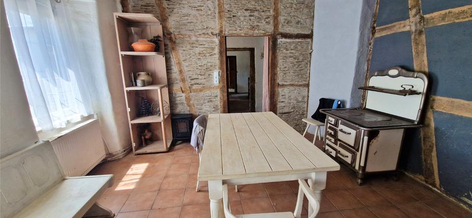 Einfamilienhaus Beltheim - 11 Zimmer, 280 m&sup2;, 279.000&euro; | Angebot:27200441