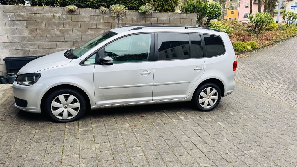 VW Touran 128.000 km 8.600 &euro; Neuwied 56566