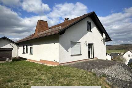 Haus zum Mieten in Ewighausen 1.350 € 235 m² 7 zimmer