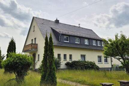 Geräumiges Haus mit viel Potential in traumhaft ruhiger Lage mit tollem Grundstück 6 zimmer