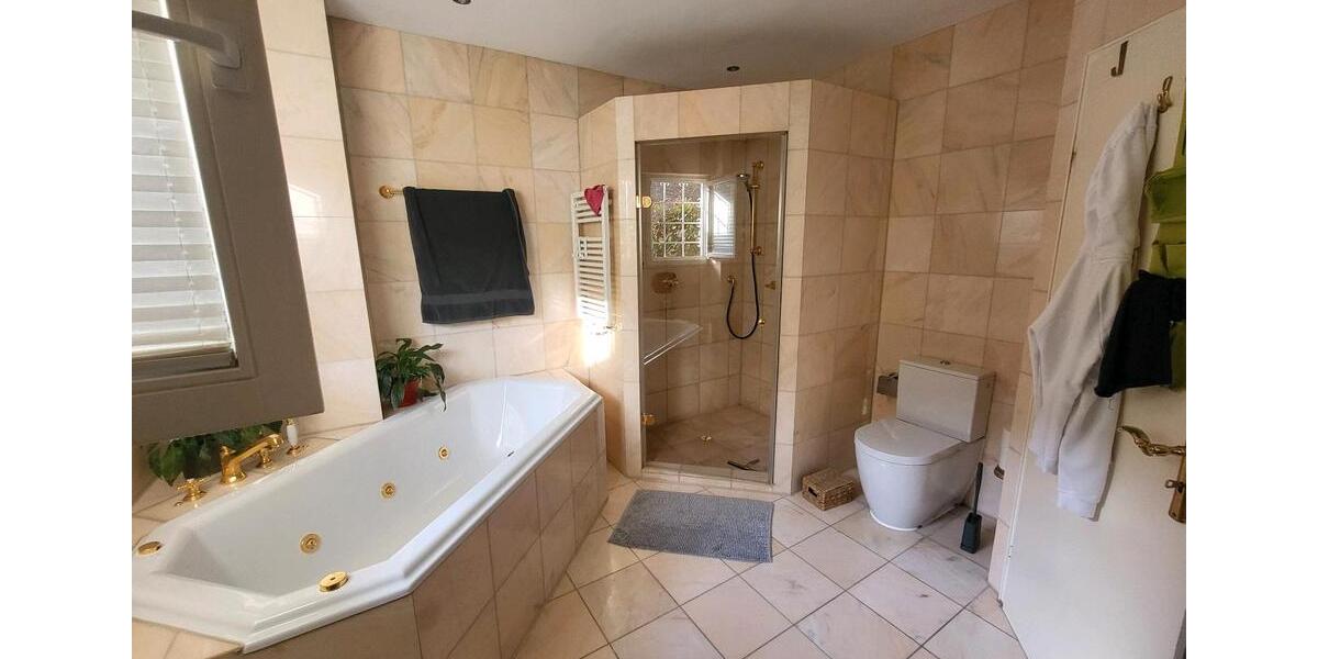 Einfamilienhaus mit Einliegerwohnung in Rheinhöhenlage 8 zimmer