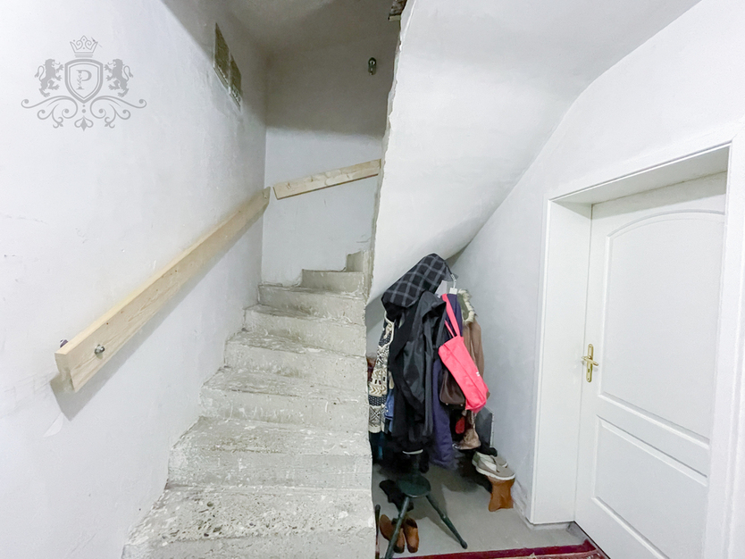 ++ RESERVIERT ZWEIFAMILIENHAUS Einliegerwohnung Terrasse Loggia Doppelgarage Gäste-WC ++ 8 zimmer