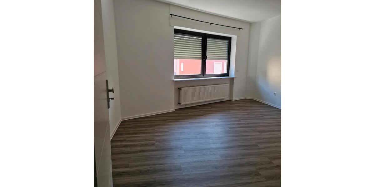 Etagenwohnung Mülheim-Kärlich Kärlich - 3 Zimmer, 90 m&sup2;, 1.020&euro; | Angebot:26179242