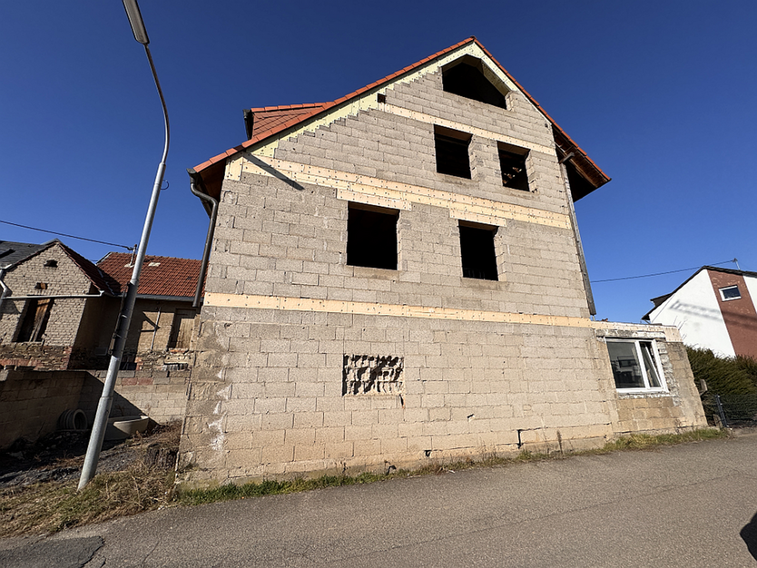 Haus zum Kaufen in Weitersburg 120.000 € 150 m²