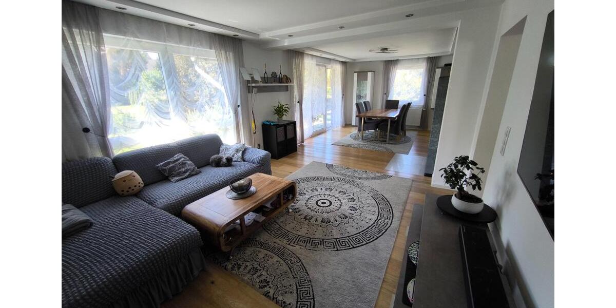 Einfamilienhaus in guter Lage auf 1765m Parkgrundstück mit Bach 6 zimmer