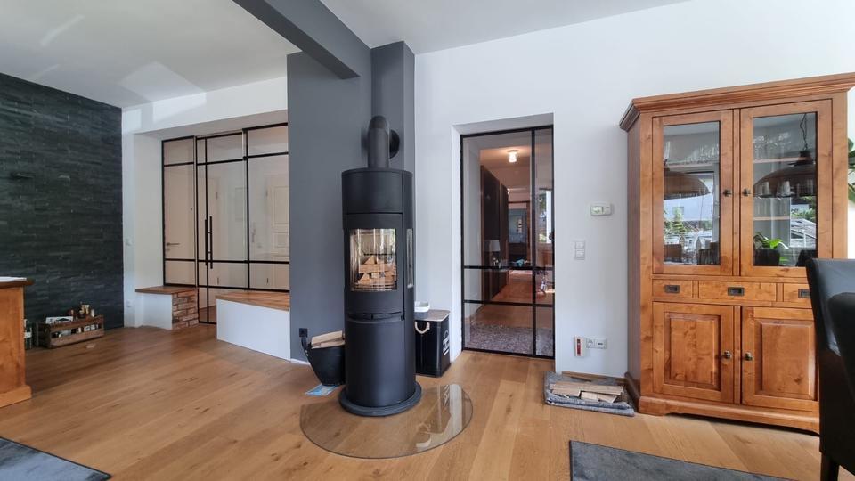 Tolle ETW mit 4 ZKB und Garten in Jugendstilvilla