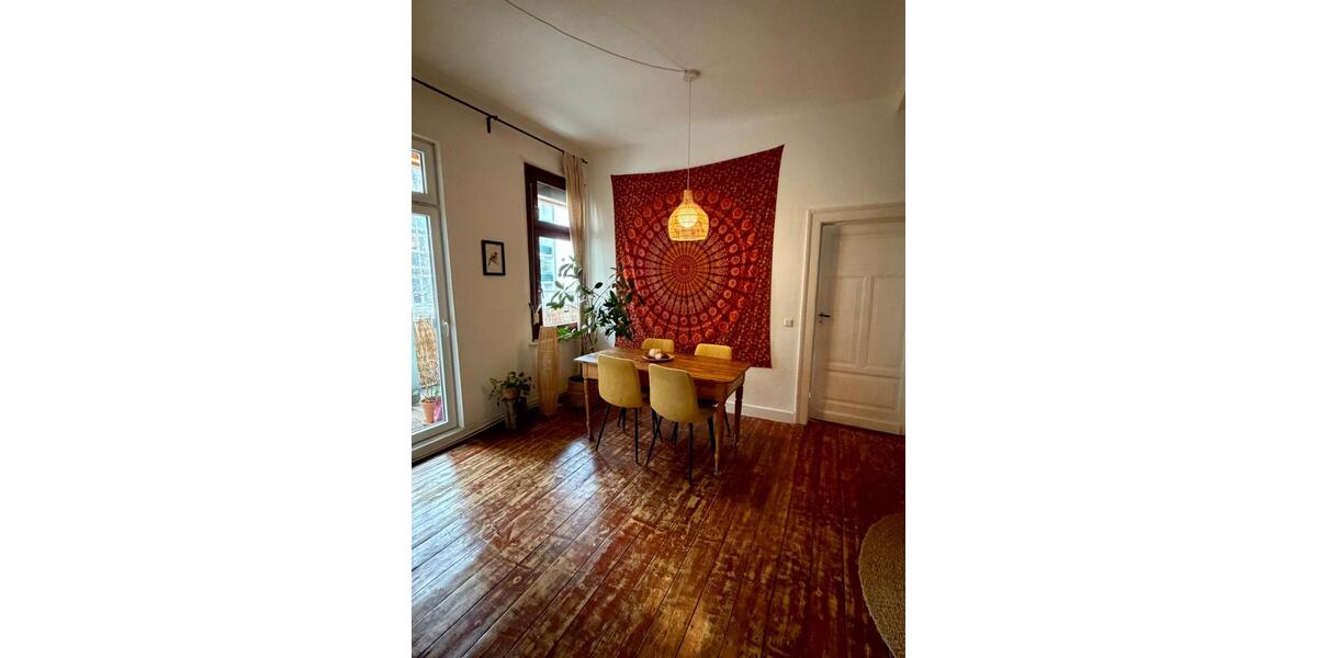 Großzügige 3 ZKB Altbauwohnung mit Balkon in zentraler Lage 3 zimmer