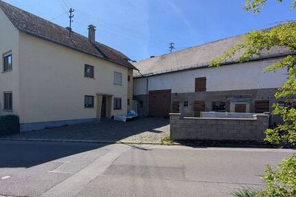 Haus Emmelshausen - 7 Zimmer, 170 m&sup2;, 249.000&euro; | Angebot:26542994