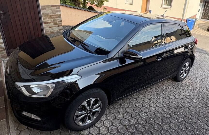 i20