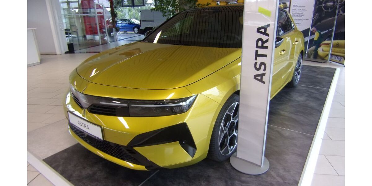 Opel Astra 3.500 km 33.333 &euro; Ransbach-Baumbach 56235