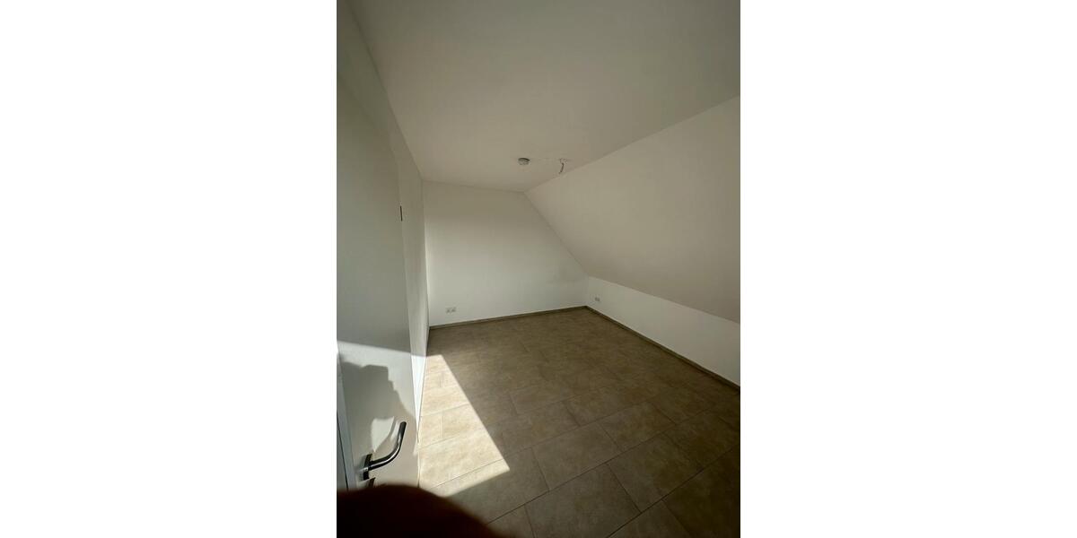 Dachgeschoßwohnung Neuwied Feldkirchen - 3 Zimmer, 69 m&sup2;, 720&euro; | Angebot:26067132