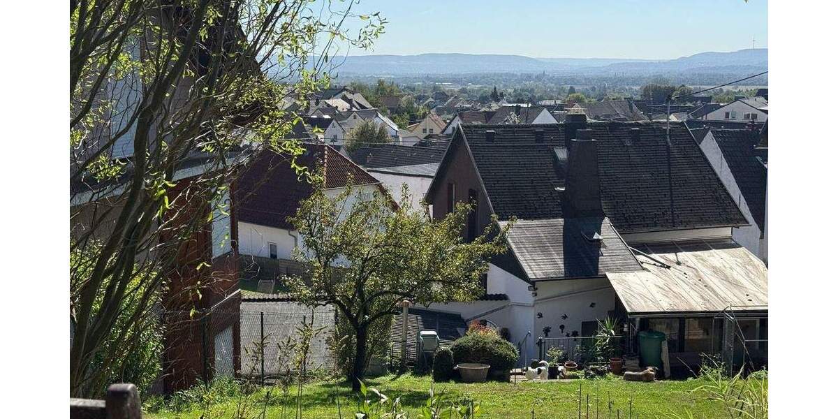 Gemütlichkeit in jedem Raum! Einfamilienhaus mit großem Garten und Aussicht in Gladbach 4 zimmer
