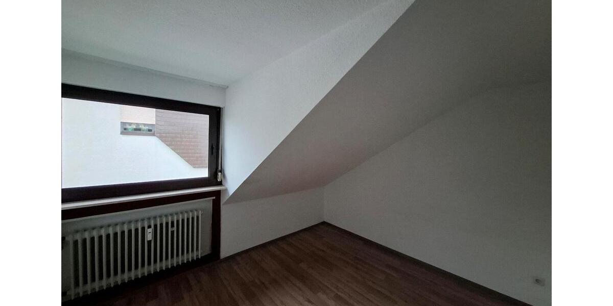 Dachgeschoßwohnung Bendorf - 3 Zimmer, 83 m&sup2;, 740&euro; | Angebot:25750546