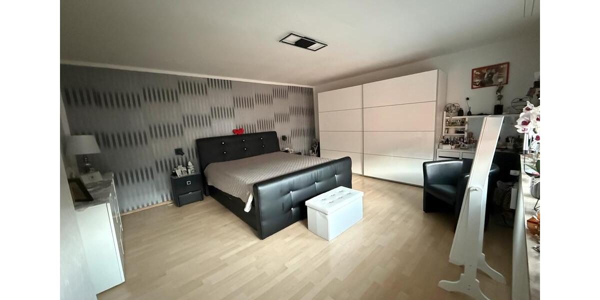 Reihenhaus Gückingen - 7 Zimmer, 180 m&sup2;, 280.000&euro; | Angebot:27066463