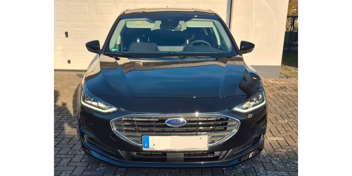 Ford Focus 10.600 km 22.999 &euro; Kerben 56295