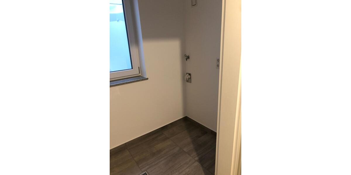 Etagenwohnung Nentershausen - 3 Zimmer, 124 m&sup2;, 1.200&euro; | Angebot:26403600