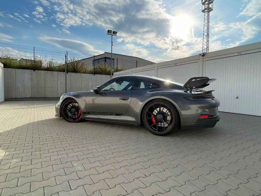 992