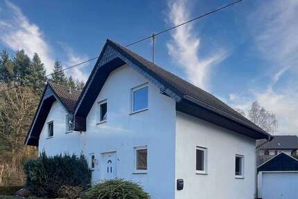 Haus Bickenbach - 8 Zimmer, 202 m&sup2;, 298.000&euro; | Angebot:23872408