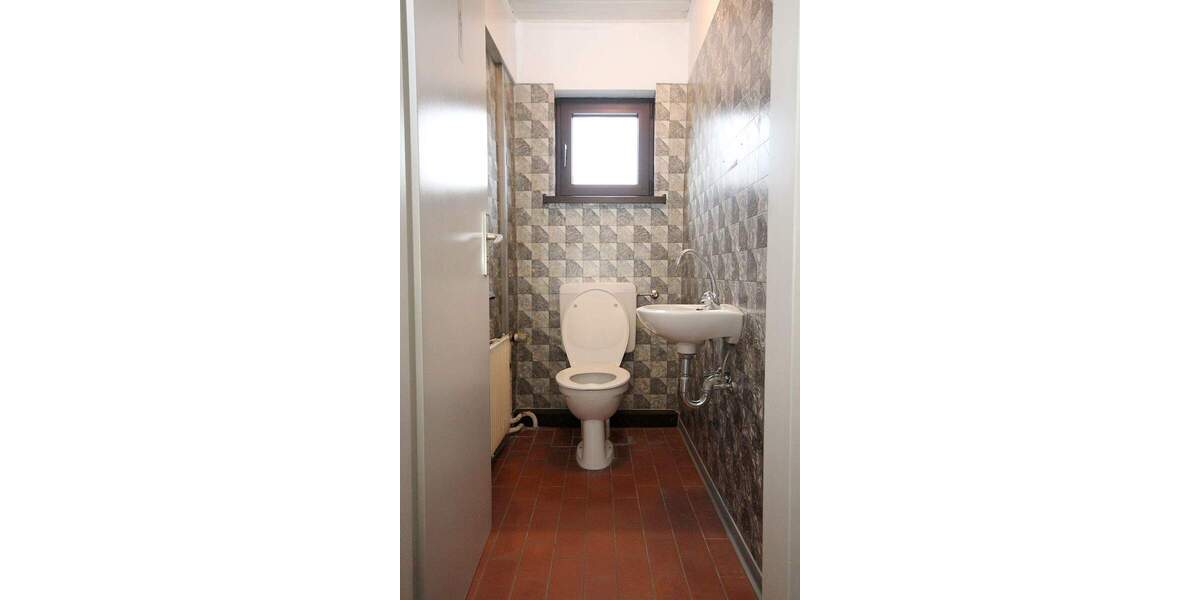 Räumlichkeiten bestens geeignet für Praxis oder Büro 4 zimmer