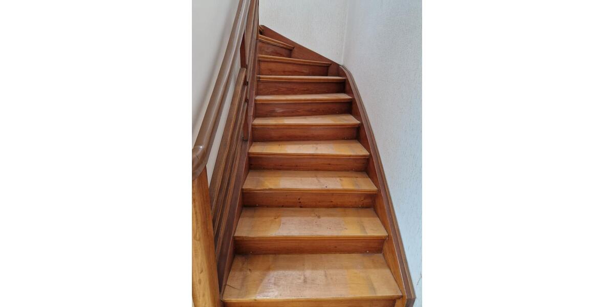 Solides 2 Familienhaus mit Hof und Garage in Kaltenengers 8 zimmer