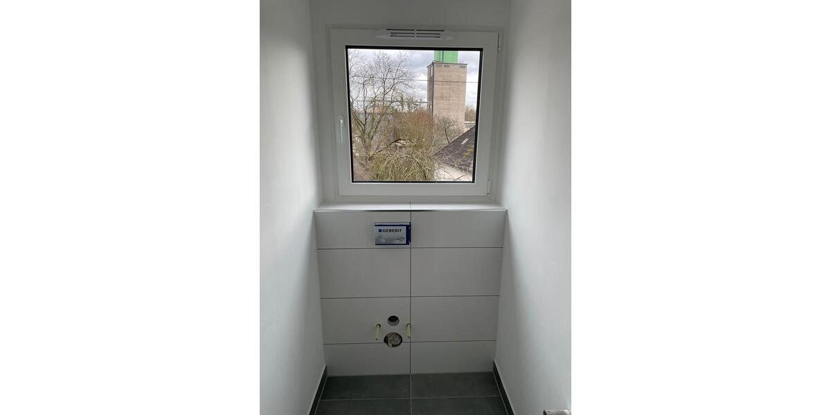 Erstbezug nach Sanierung - Großzügige 4-Zimmer-Wohnung DG 4 zimmer