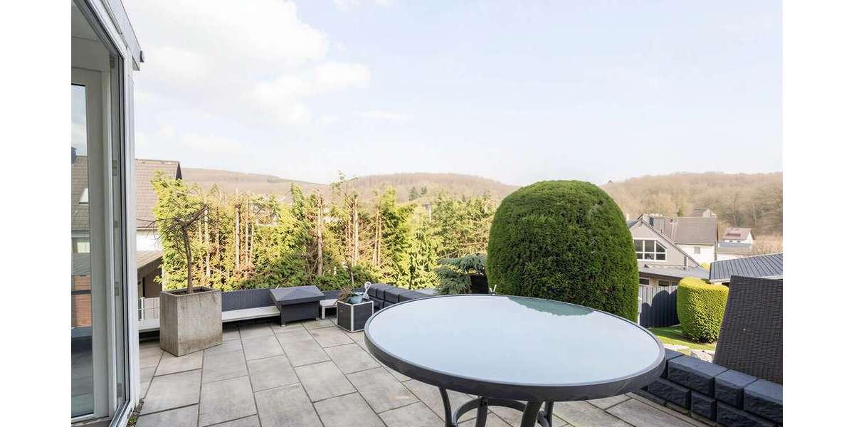 Traumhafte Doppelhaushälfte mit großem Garten, Wintergarten und Sauna - Doppelhaushälfte Hambach | Angebot:25892522