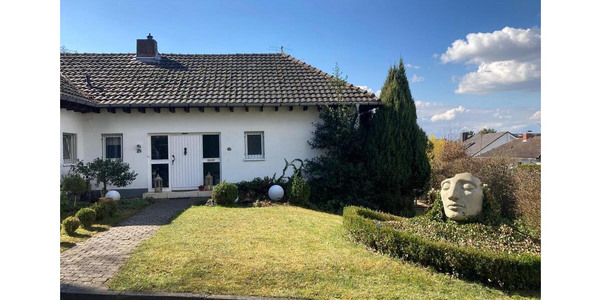 Einfamilienhaus mit großem Garten in bevorzugter und ruhiger Lage 4 zimmer