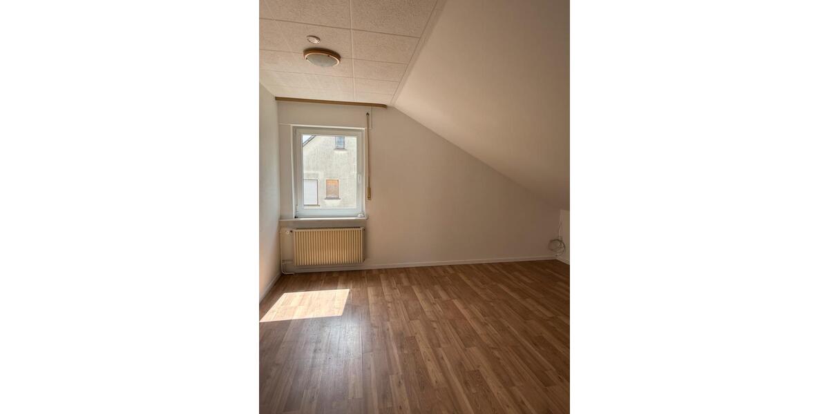 Dachgeschoßwohnung Mogendorf - 2 Zimmer, 65 m&sup2;, 560&euro; | Angebot:26647789