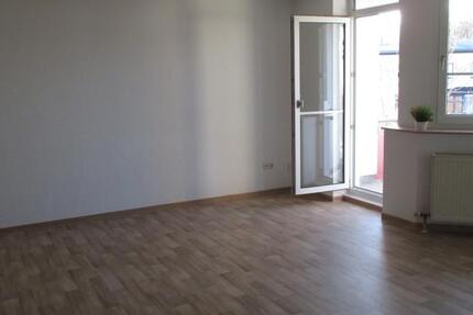 Charmante 2-Zimmer-Wohnung mit Balkon und Einbauküche 2 zimmer