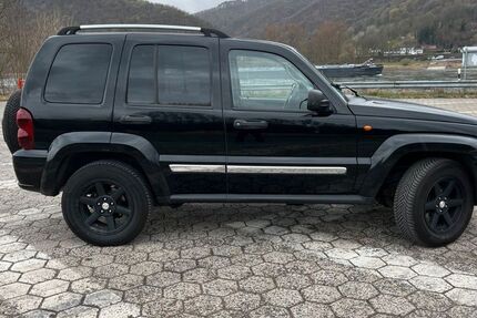 Jeep Cherokee 220.000 km 4.600 &euro; Rheinbrohl 56598