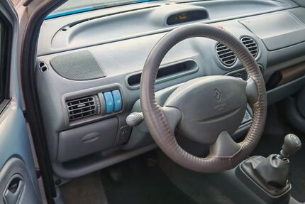 Renault Twingo 76.580 km 1.700 &euro; Straßenhaus 56587