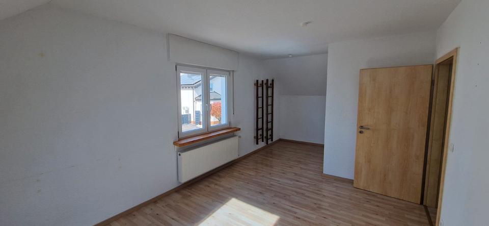 Etagenwohnung Koblenz Karthause - 3.5 Zimmer, 100 m&sup2;, 1.310&euro; | Angebot:26236223