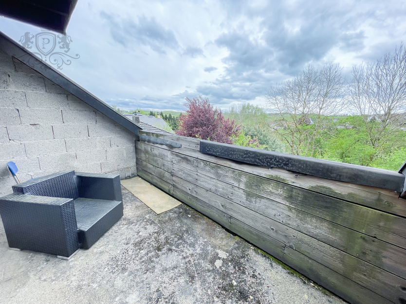 ++ RESERVIERT ZWEIFAMILIENHAUS Einliegerwohnung Terrasse Loggia Doppelgarage Gäste-WC ++ 8 zimmer